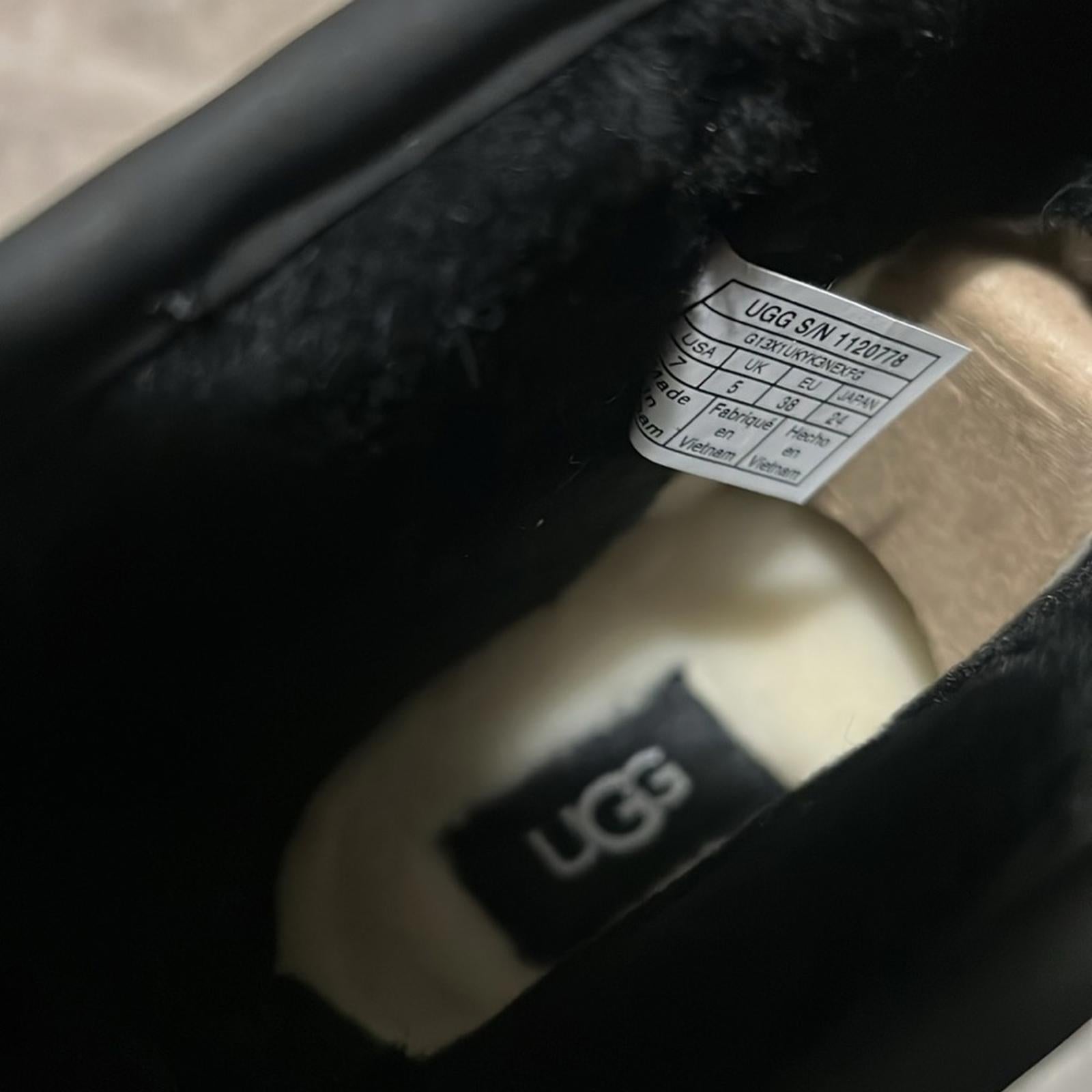 UGG Women's Classic Clear Marble Booties in White/Black, NWT, Size 7