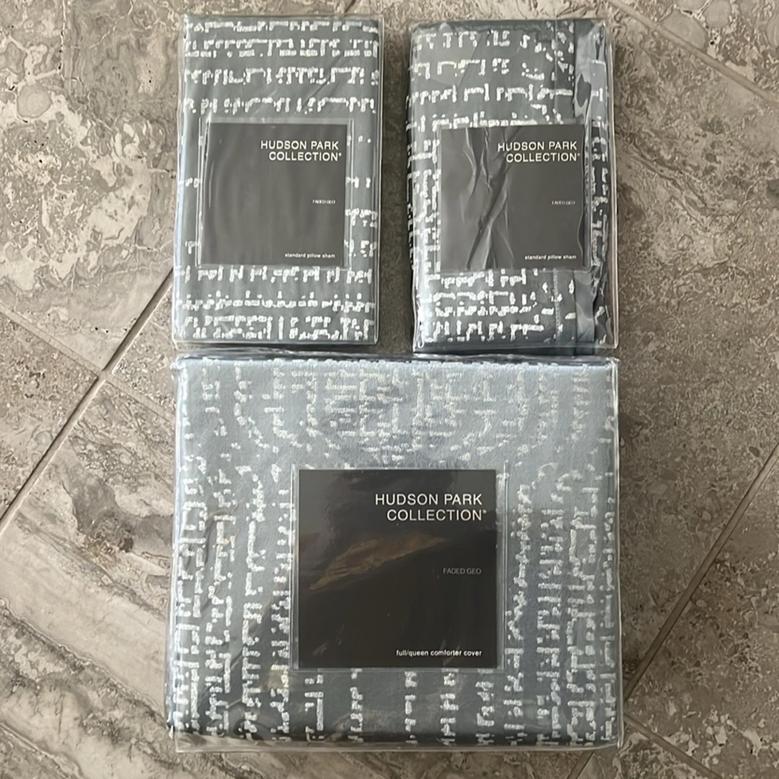 3-Pc Hudson Park Collection Faded Geometric Duvet +2 Shams, Size Queen NWT $660