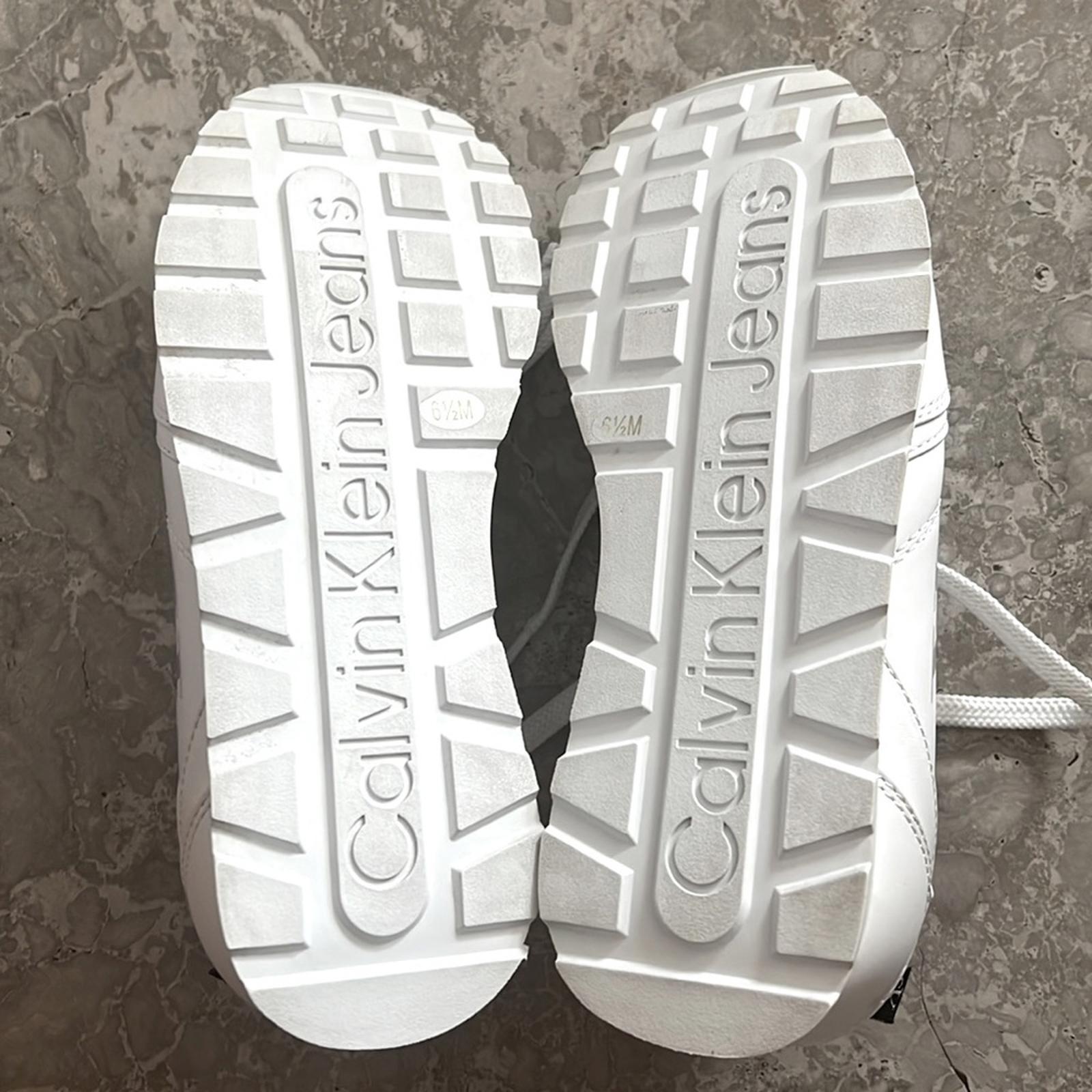 Calvin Klein Jeans Cayle Logo Casual Lace-Up Sneakers White Size 6.5M Retail $89