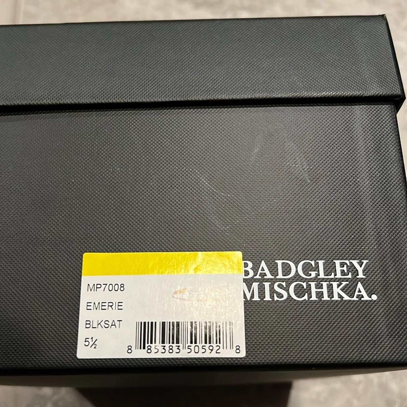 Badgley Mischka Emerie Slip On Embellished Flats Black, Size 5.5 NEW +DustBag