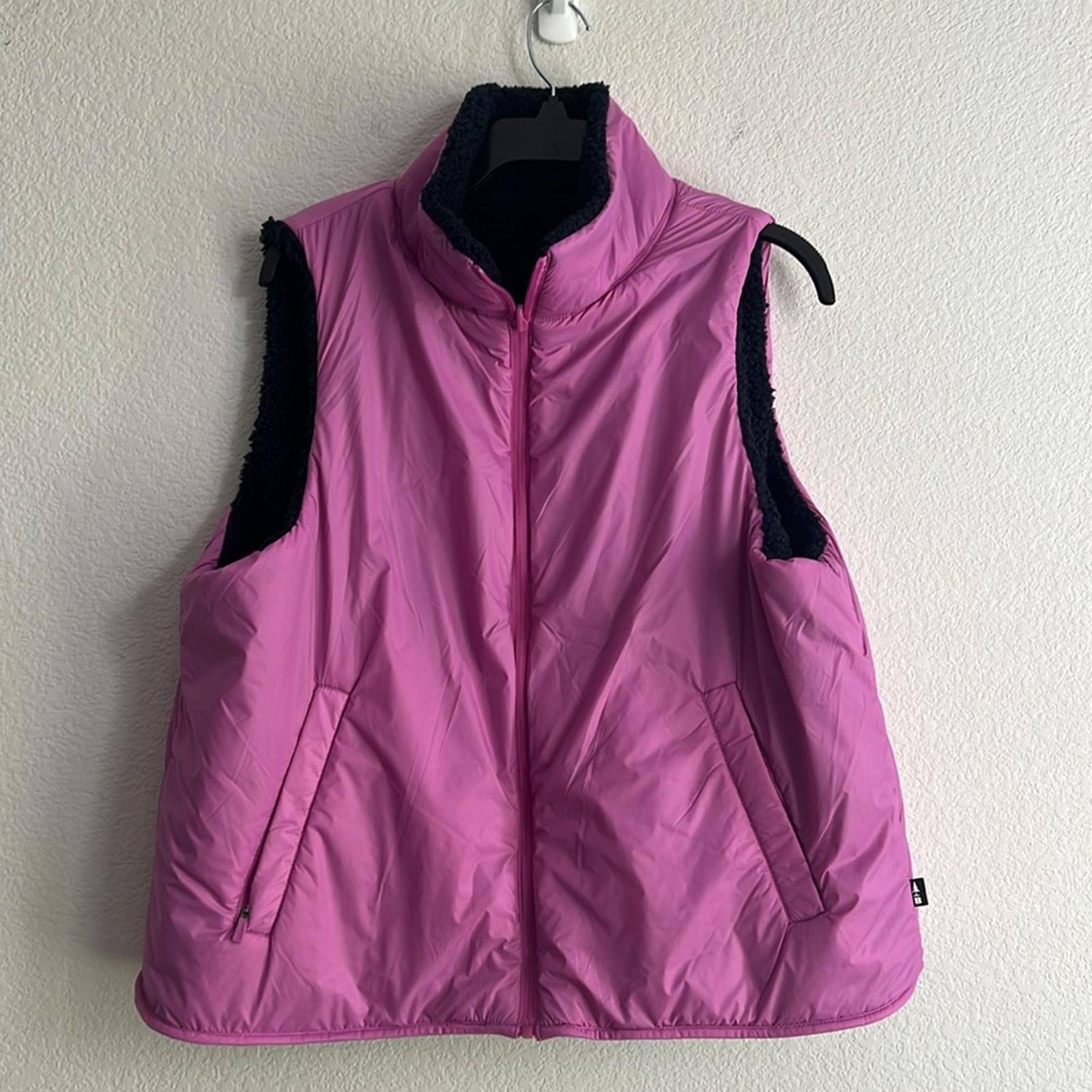 Bass Outdoor Reversible Zip-Front Vest Navy Blazer/Spring Crocus, NWT, Size XL