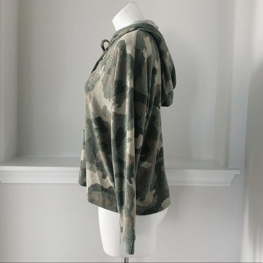 Pink Republic Hooded Sweatshirt in Camo Print, Green Size XL New w/Tag