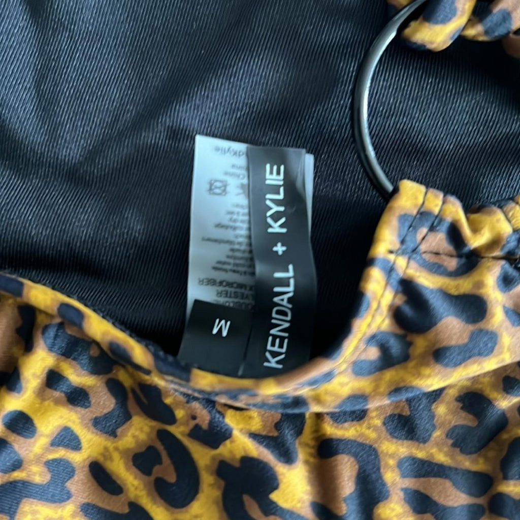 Kendall + Kylie Ring Back V-Neck One Piece Swimsuit Size M, New w/Tag $120