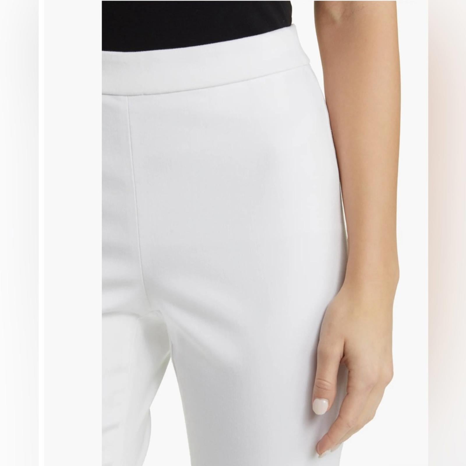 Anne Klein Pull-On High Waist Slim Flare Jeans in White, Size 2 New w/Tag $99