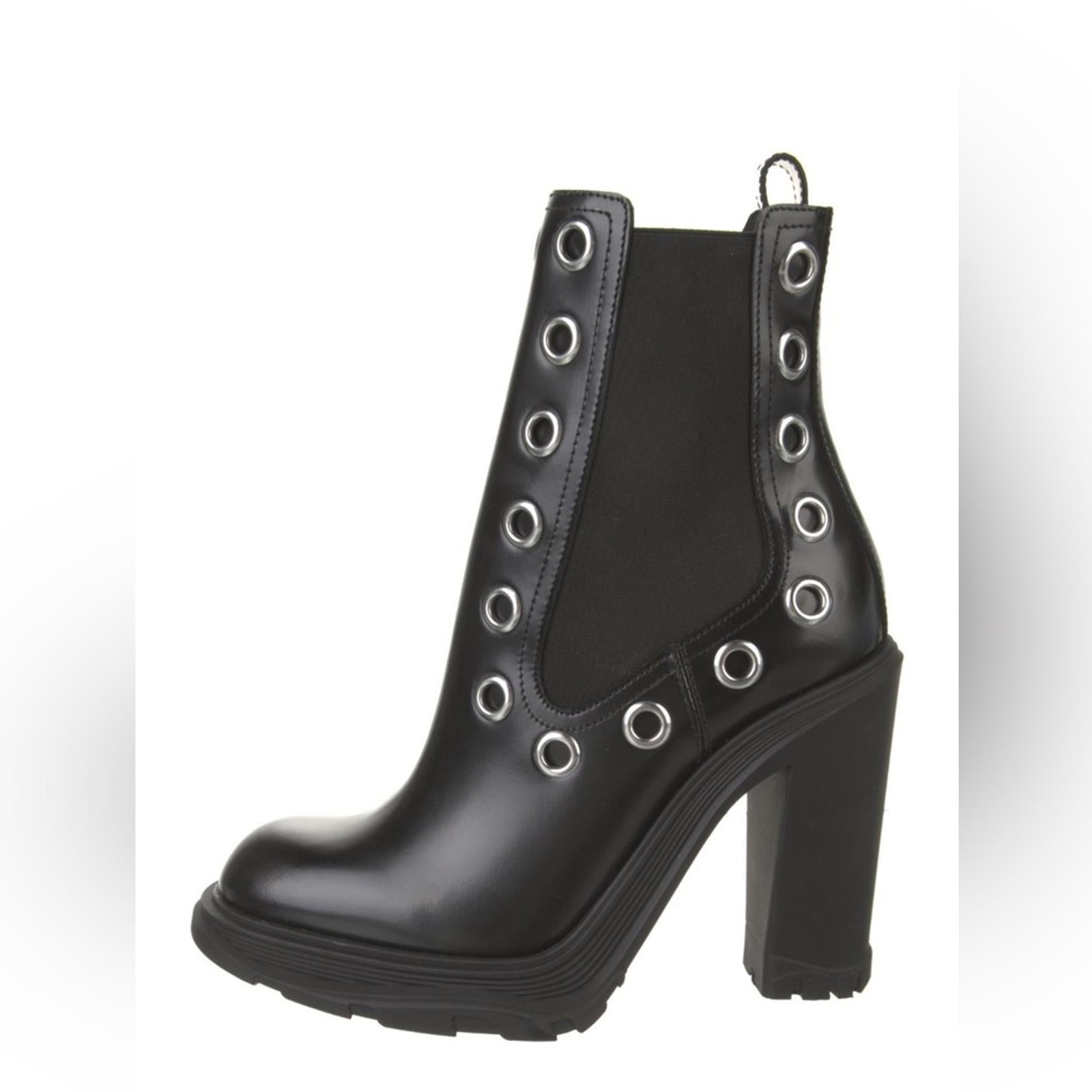 NEW Alexander McQueen Tread Grommet Embellished Boots Black Size 39.5, NWT $1290