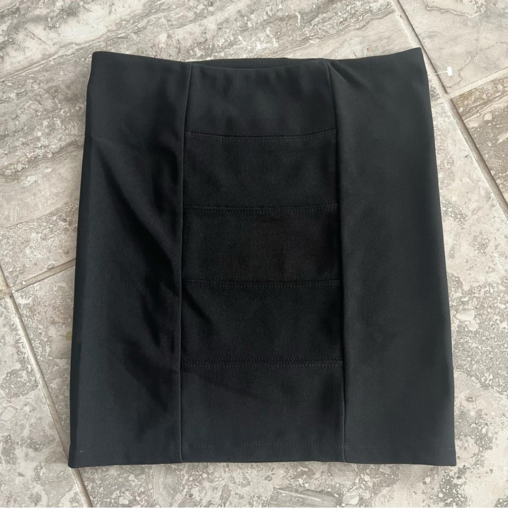 NEW Guess Mini Bodycon Skirt in Black, Size XS