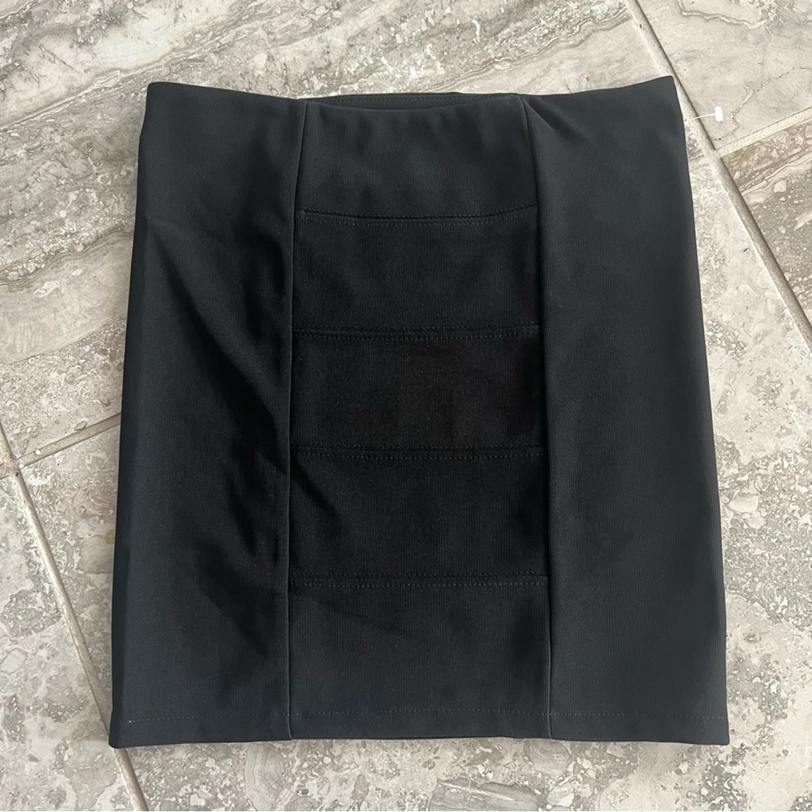 NEW Guess Mini Bodycon Skirt in Black, Size XS