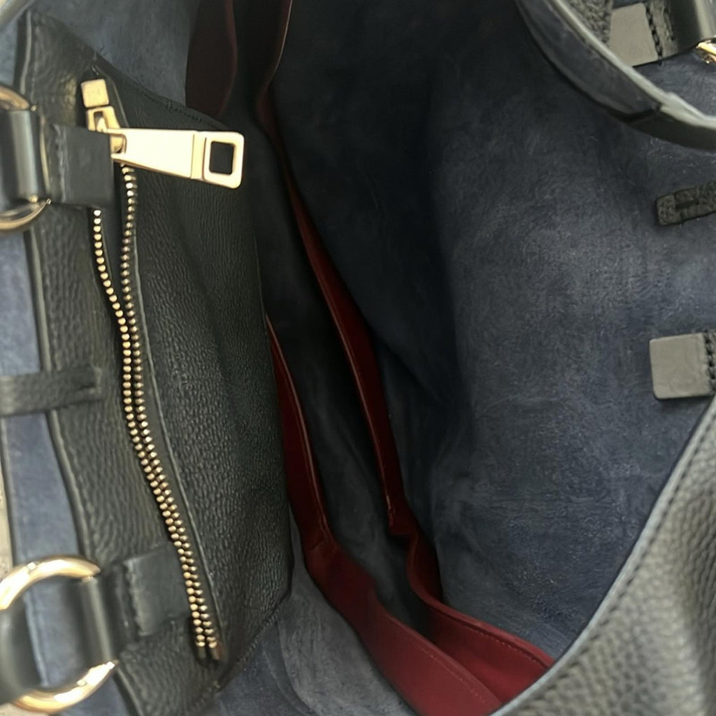 Chloé Deia Medium Hobo Bag in Grained Calfskin Leather – Black – Excellent