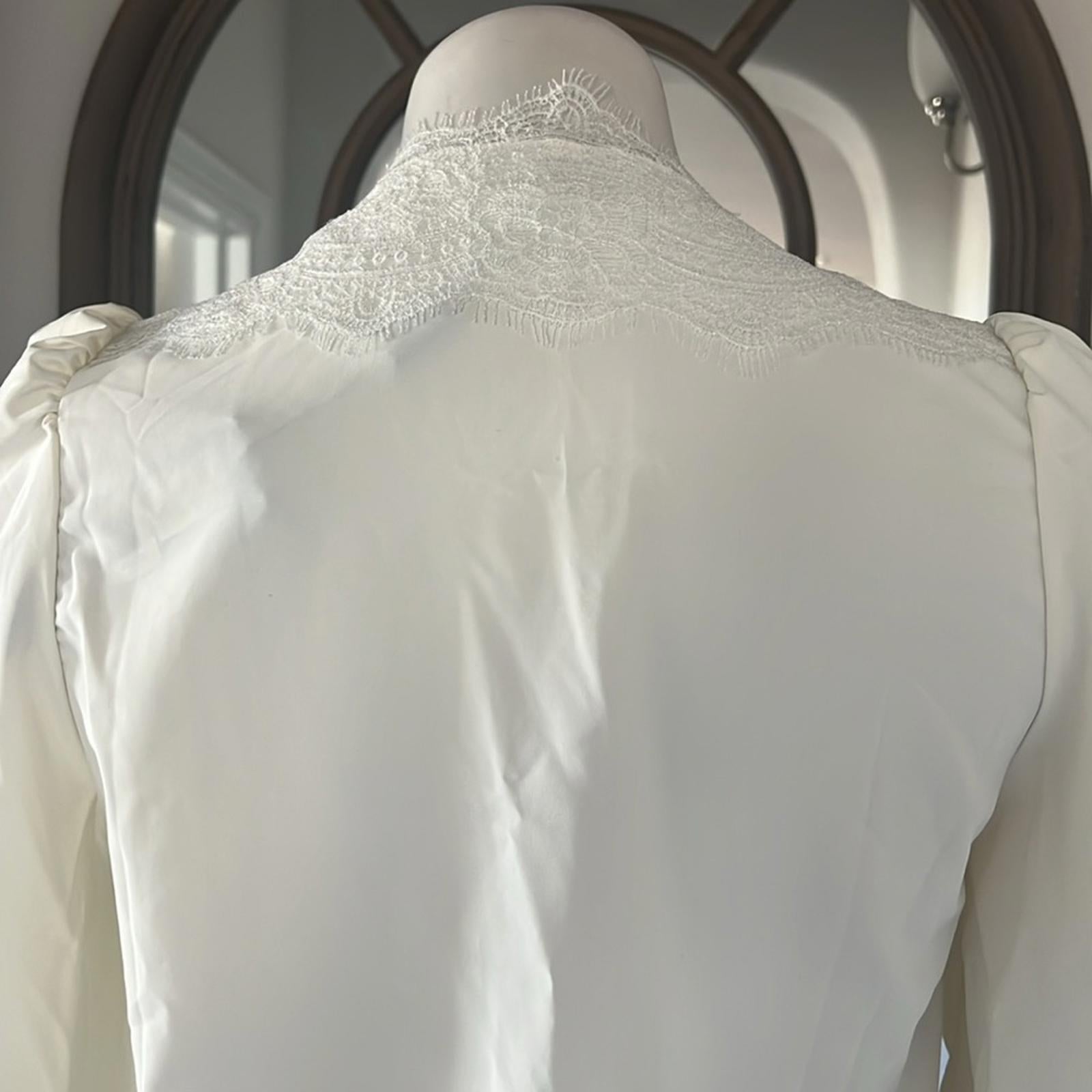 Beulah Style Lace V-Neck Blouse in White, Size XS NEW w/Tag $154