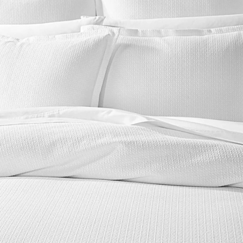 SKY 3-Piece Woven Lattice Duvet Set, White Size Full/Queen New w/Tag Retail $260