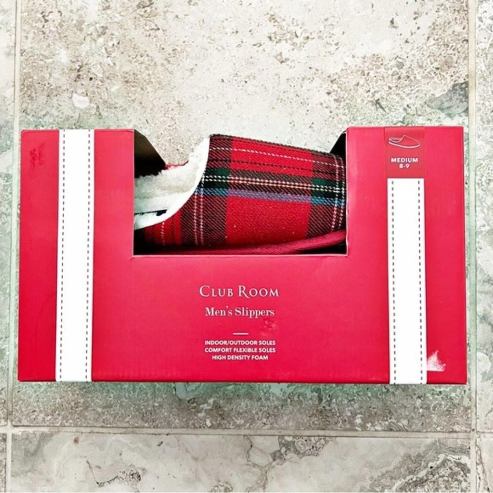 Club Room Men's Flannel Plaid Slide Slippers, (Red, Small) Size 6-7 New in Box