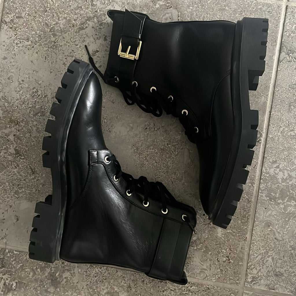 Stuart Weitzman Ultra Lug Sole Buckle Combat Boots Size 41/10.5B New Retail $695