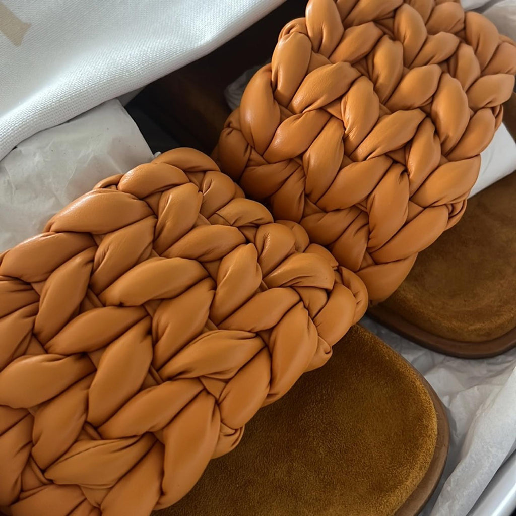 Chloé Kacey Flat Footbed Braided Leather Slides, NWT, Size 41 W Comes w/Dust Bag