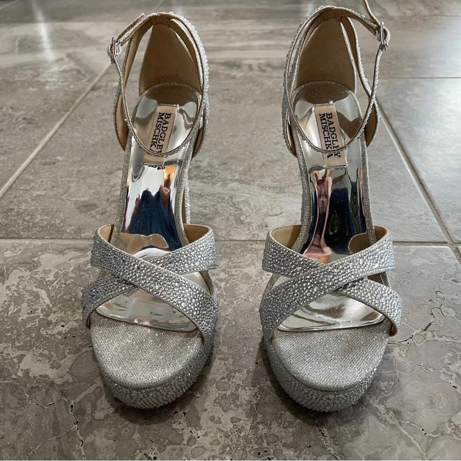 Badgley Mischka Fizzy Ankle Strap Platform High Heel Sandals Silver Size 9.5 NWT