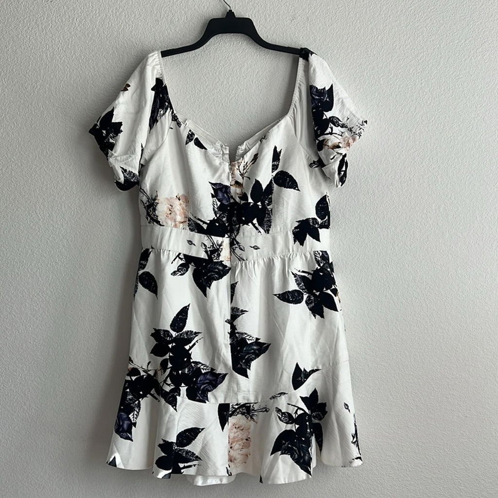 City Chic Aria Floral Dress in Cream, NWT, Size M/18