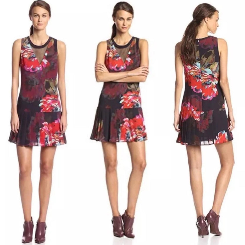 Trina Turk Shakira Georgette Floral Pleated Dress Size 6 EXCELLENT! Retail $258
