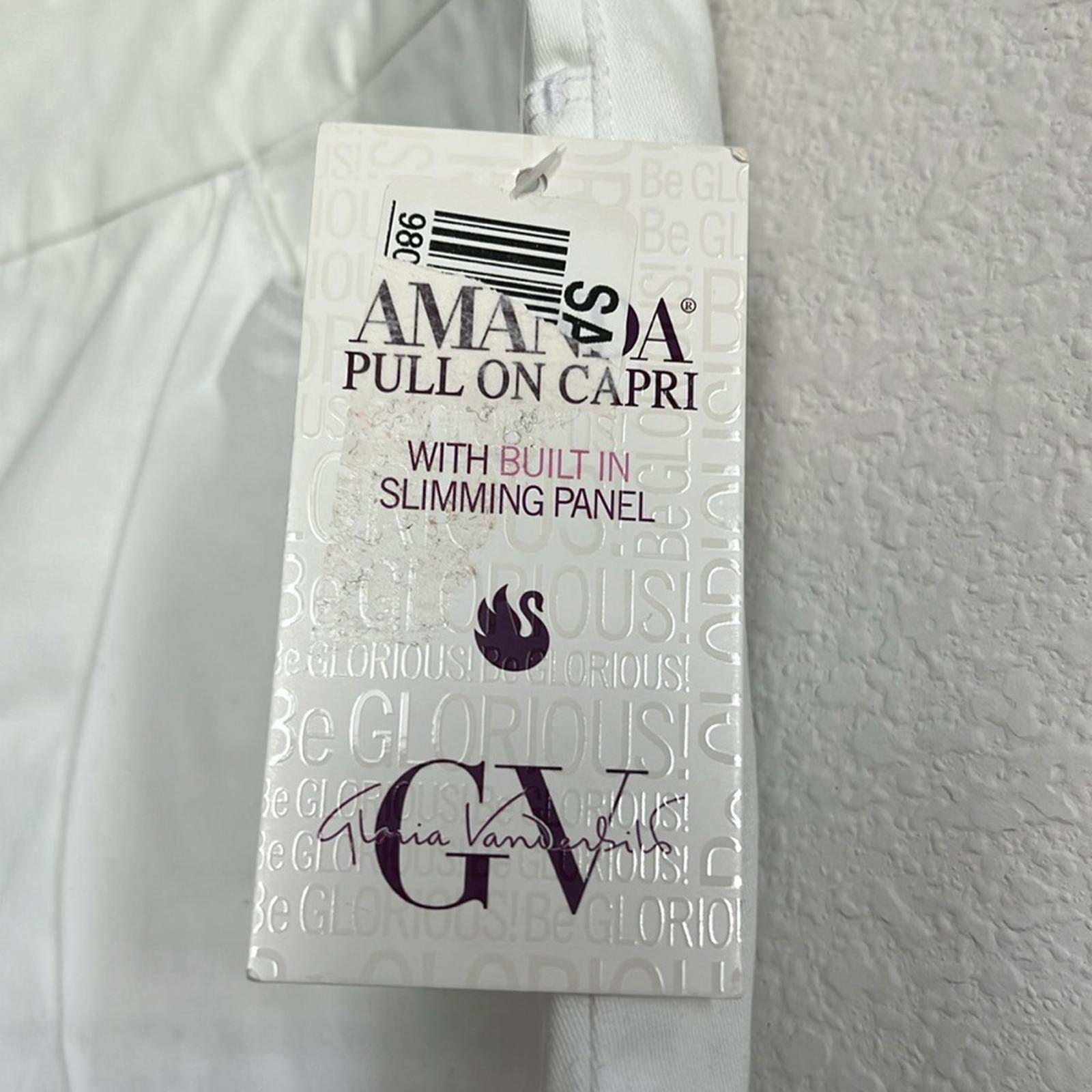 Gloria Vanderbilt Pull-On Amanda Stretch Capri Jeans in White, NWT, Size 16