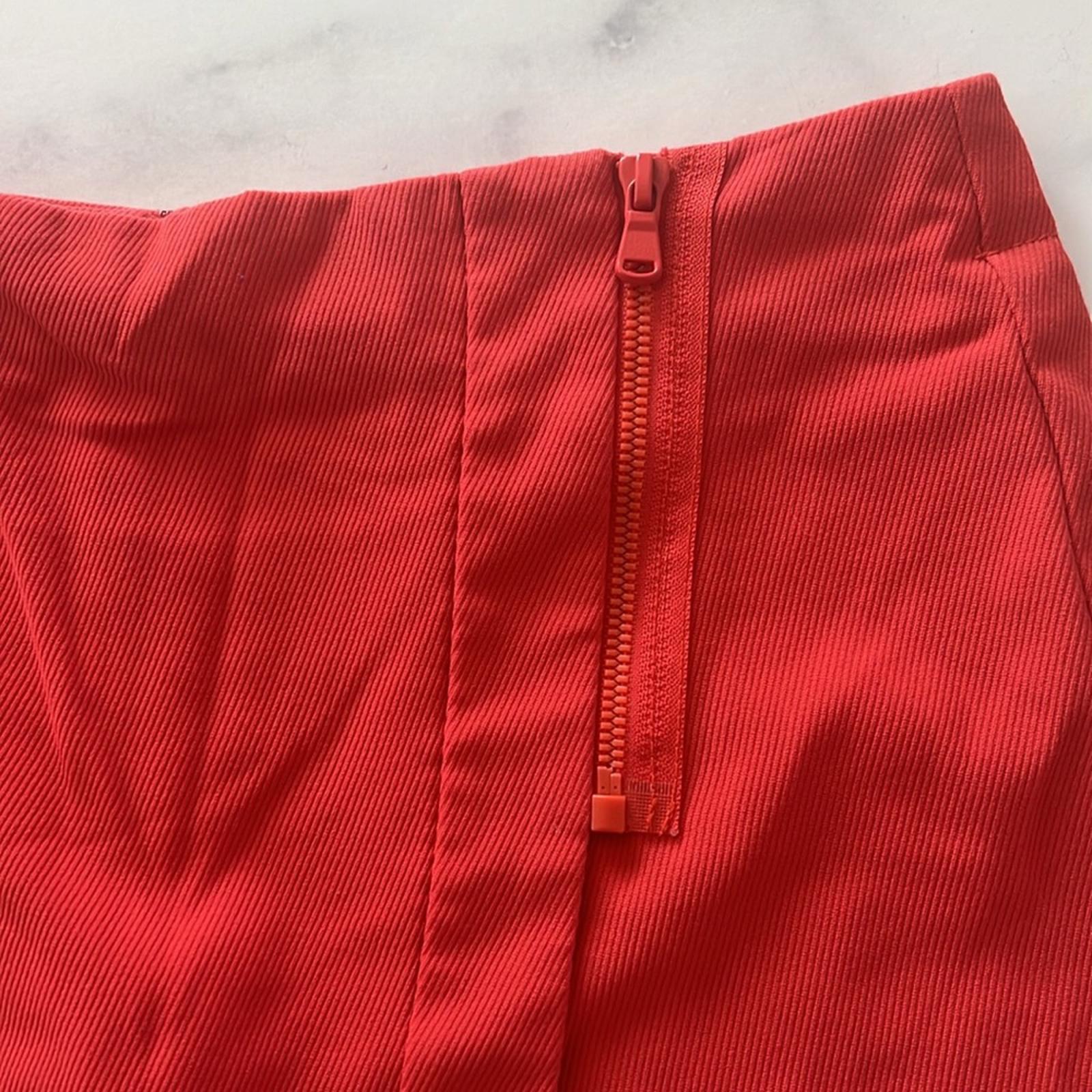 Trina Turk Shorts with Overlay, Skort Size 2 EXCELLENT!