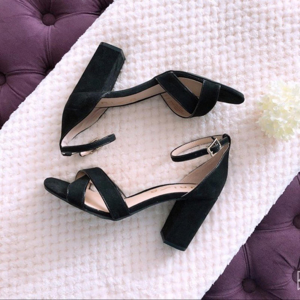 Unisa Rexxa Ankle Strap Sandals in Black Suede, Size 8.5, EXCELLENT!