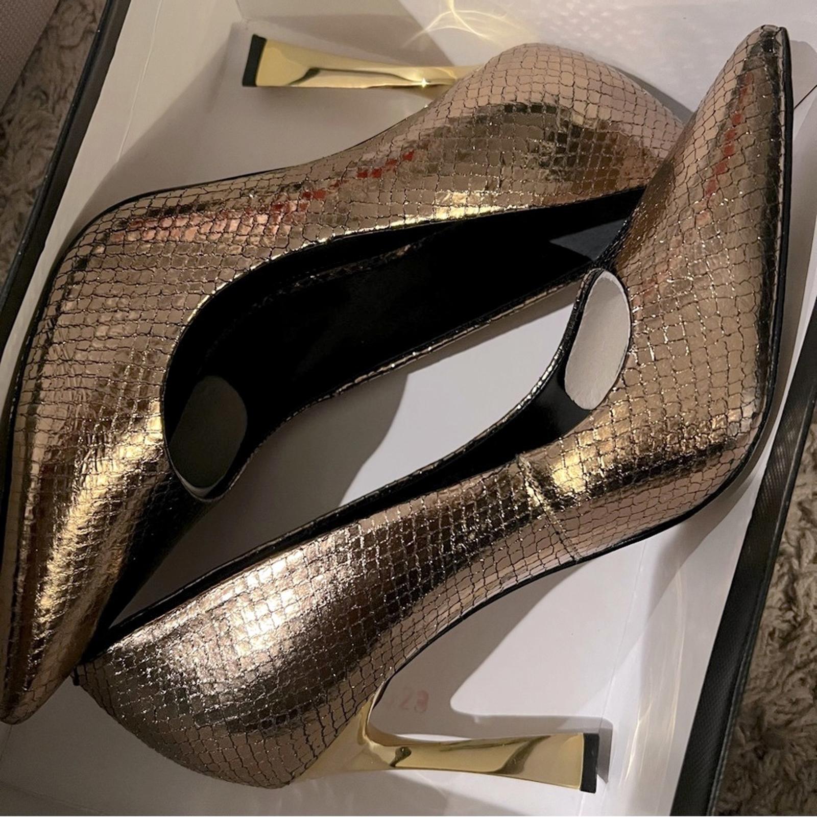 Marc Fisher LTD Sassie Metallic Stiletto Pumps, Gold, Size 7.5M Retail $150