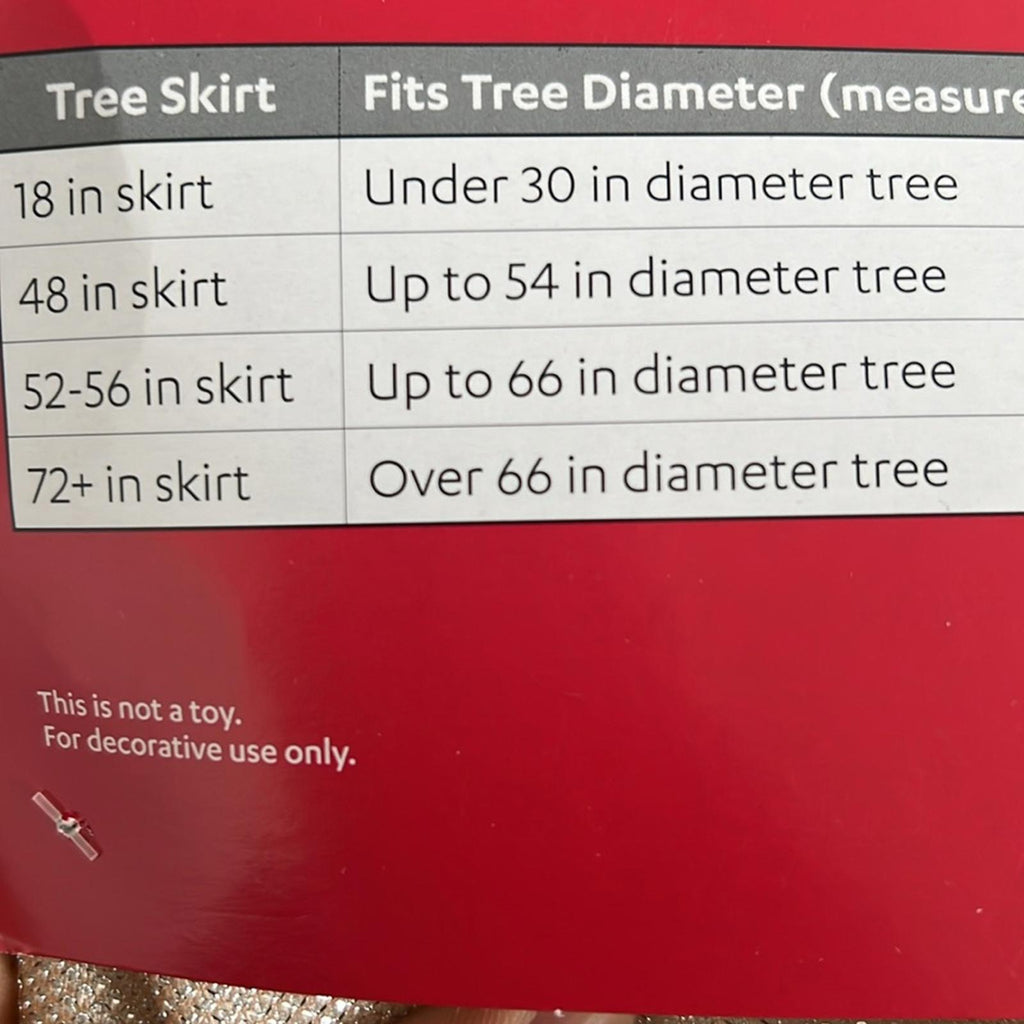 NWT Christmas Tree Skirt 48” (122cm) Diameter Retail $29.99