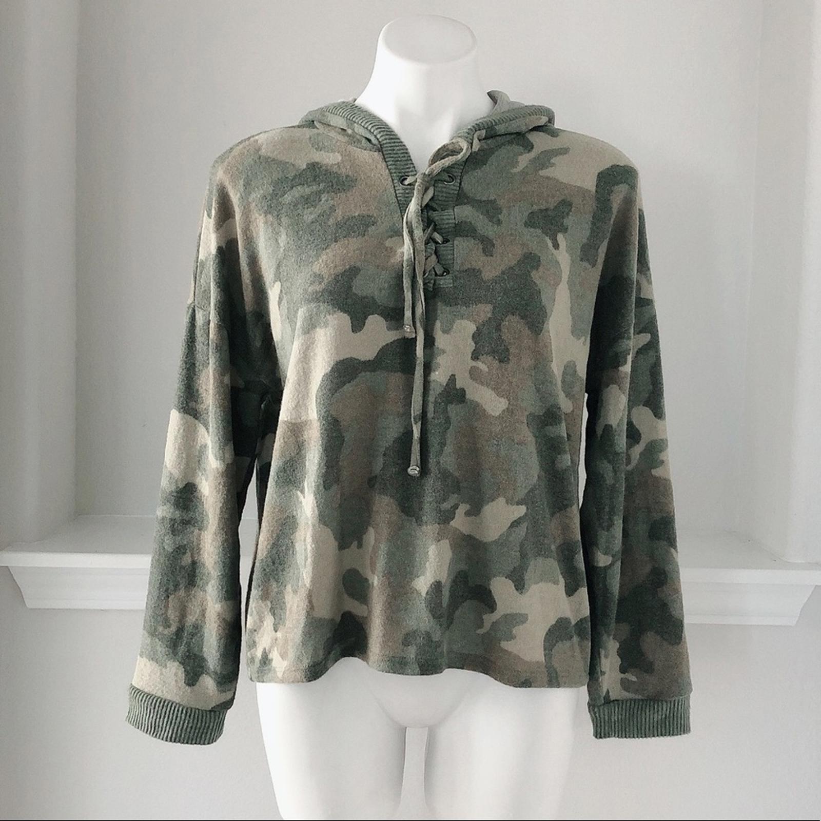 Pink Republic Hooded Sweatshirt in Camo Print, Green Size XL New w/Tag
