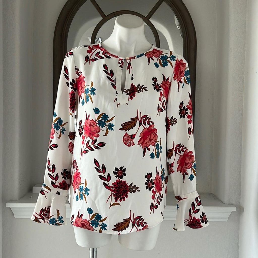 NEW Ann Taylor LOFT White Floral Print Blouse, Keyhole Bell Sleeve Size XS NWOT