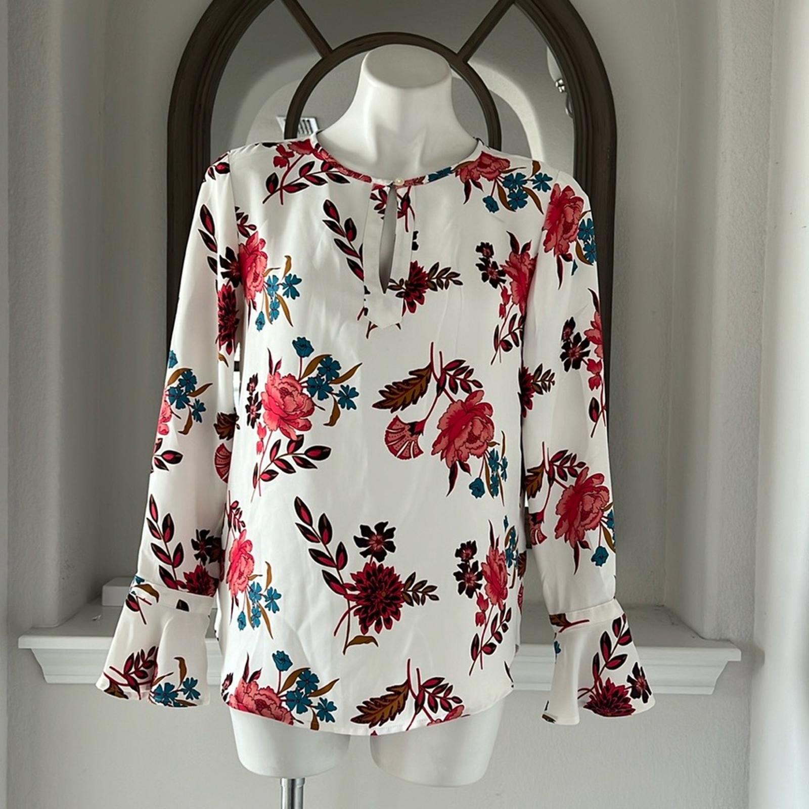 NEW Ann Taylor LOFT White Floral Print Blouse, Keyhole Bell Sleeve Size XS NWOT