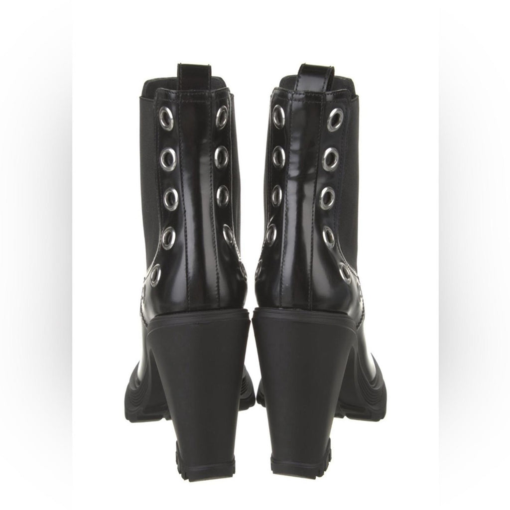 NEW Alexander McQueen Tread Grommet Embellished Boots Black Size 39.5, NWT $1290