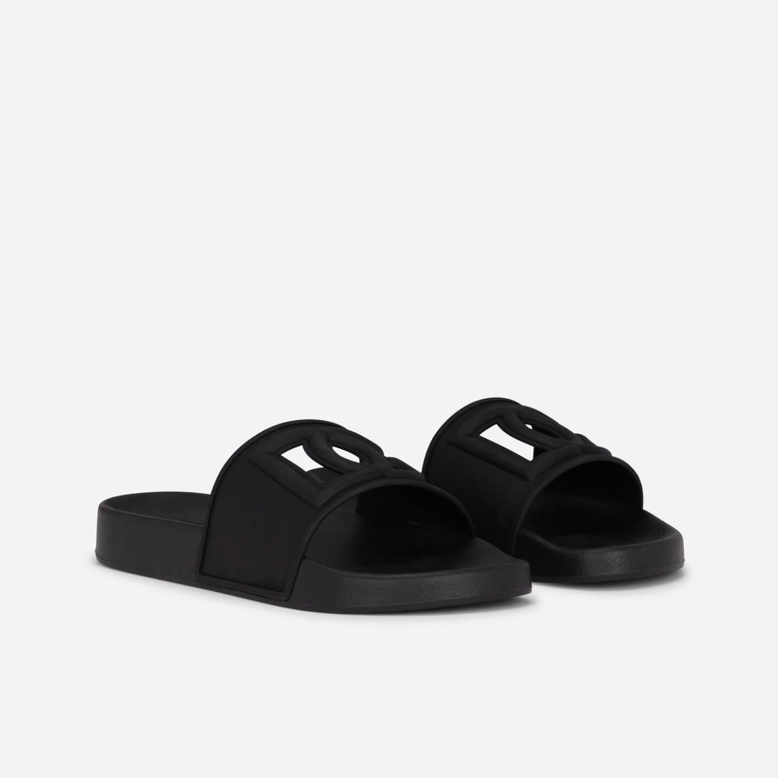 Dolce & Gabbana Rubber beachwear sliders with DG logo Size 35, New in Box