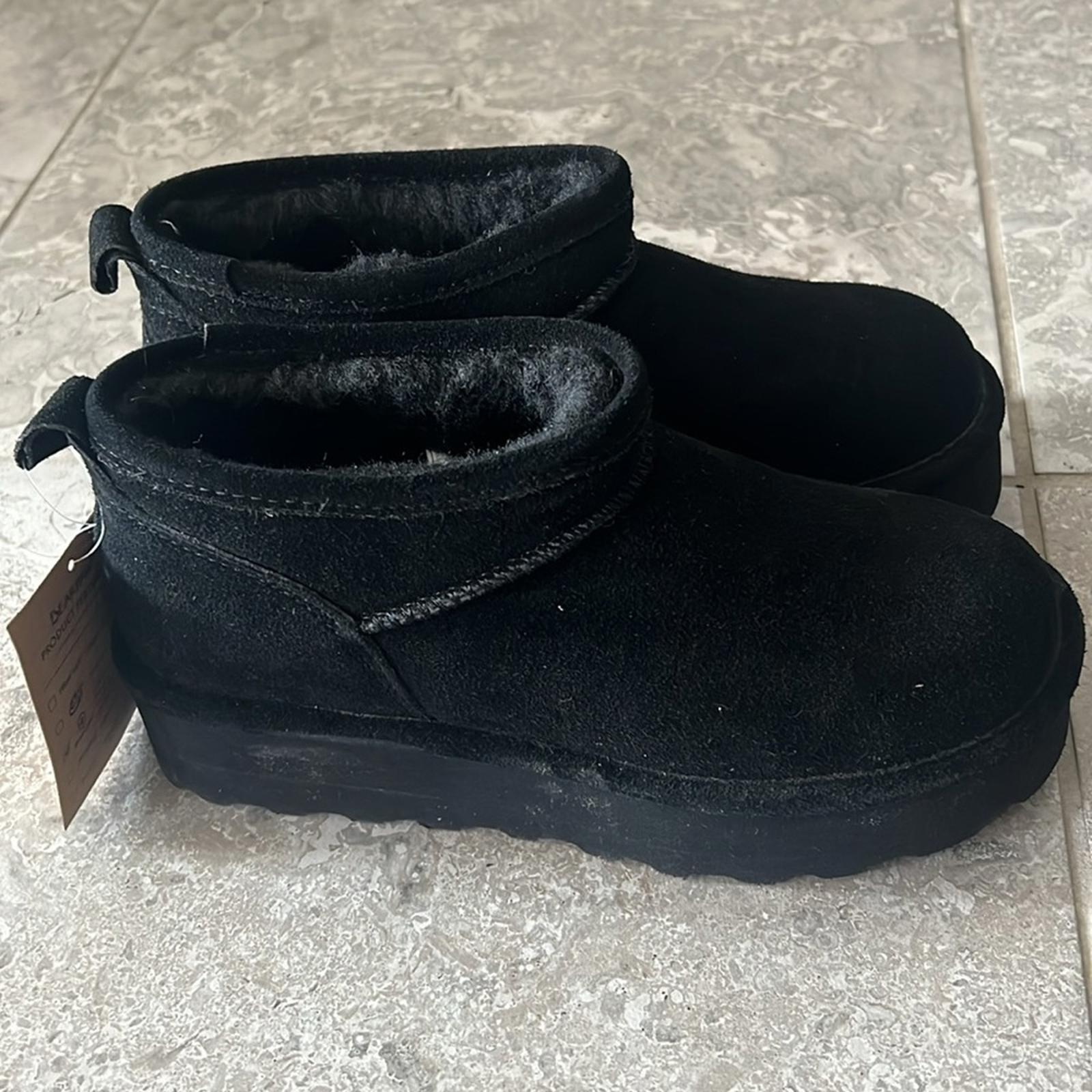 BearPaw Retro Super Shorty Platform Leather Ankle Boots, NWT, Size 9