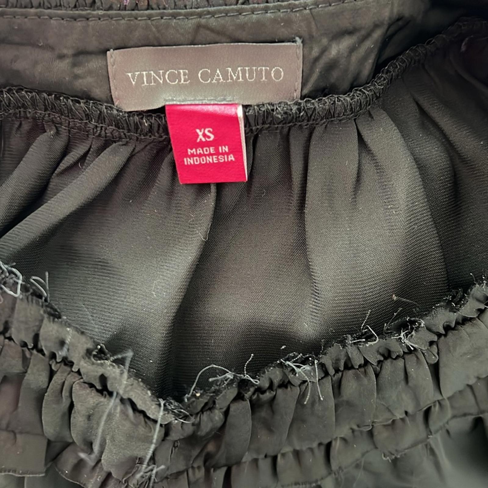 NEW Vince Camuto Ruffle Trim Blouse, Black Size XS New w/Tag Retail $89