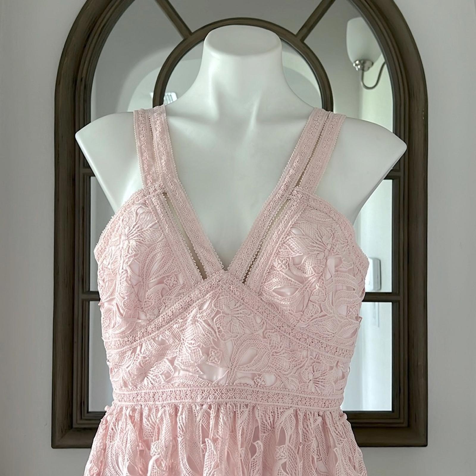 ML Monique Lhuillier Lace Halter Midi Dress in Rose Quartz NWT, Size 10