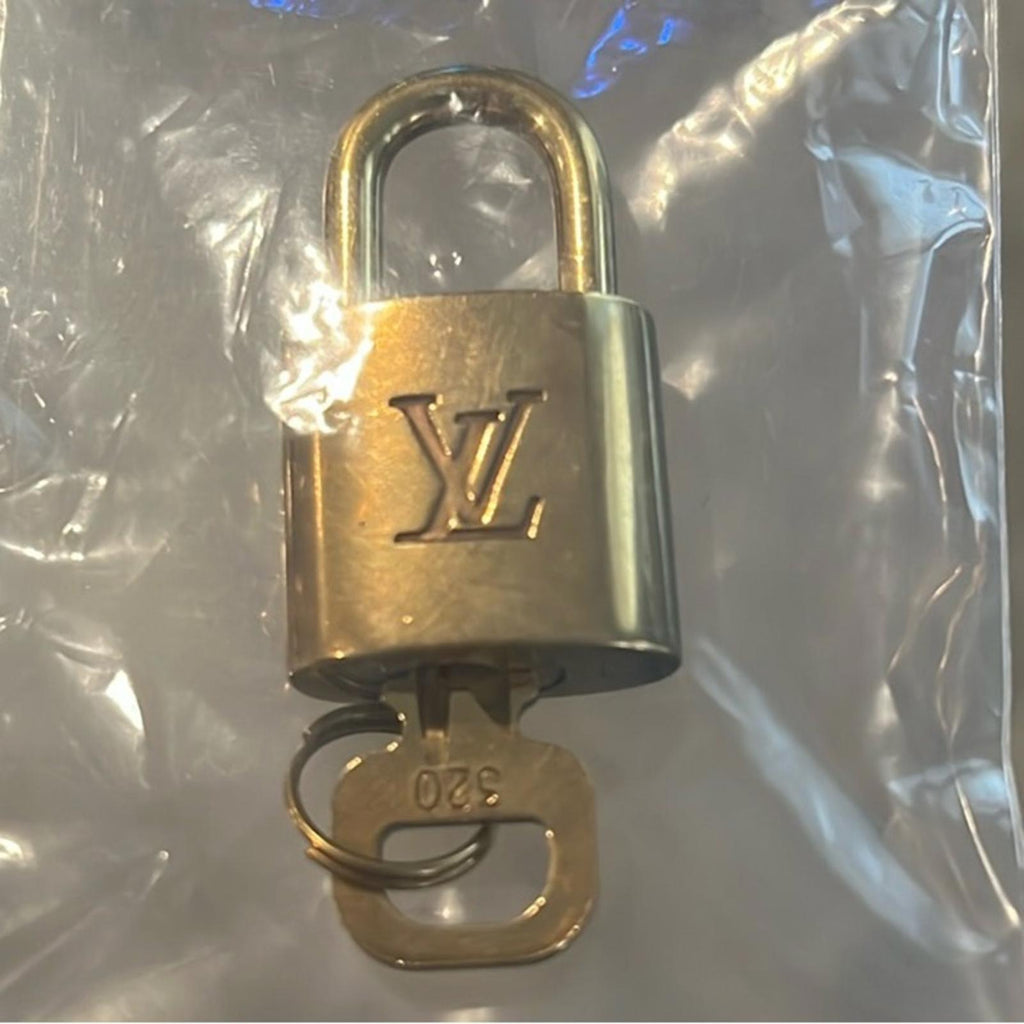#320 Louis Vuitton Lock & Key in Gold, New EXCELLENT!