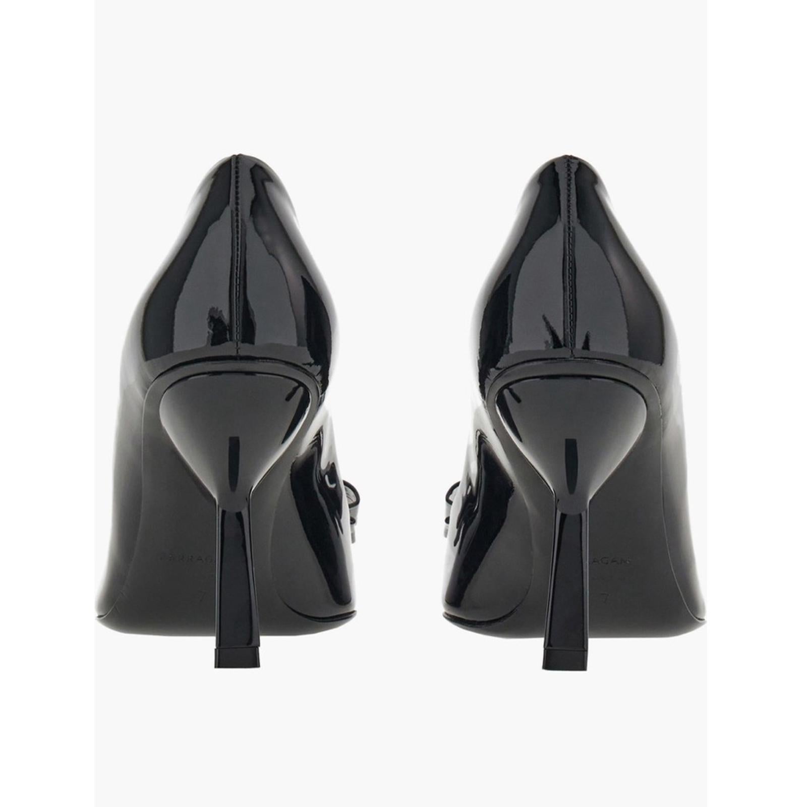 Ferragamo Anz Vara Bow Pump in Black, Size 7 New in Box