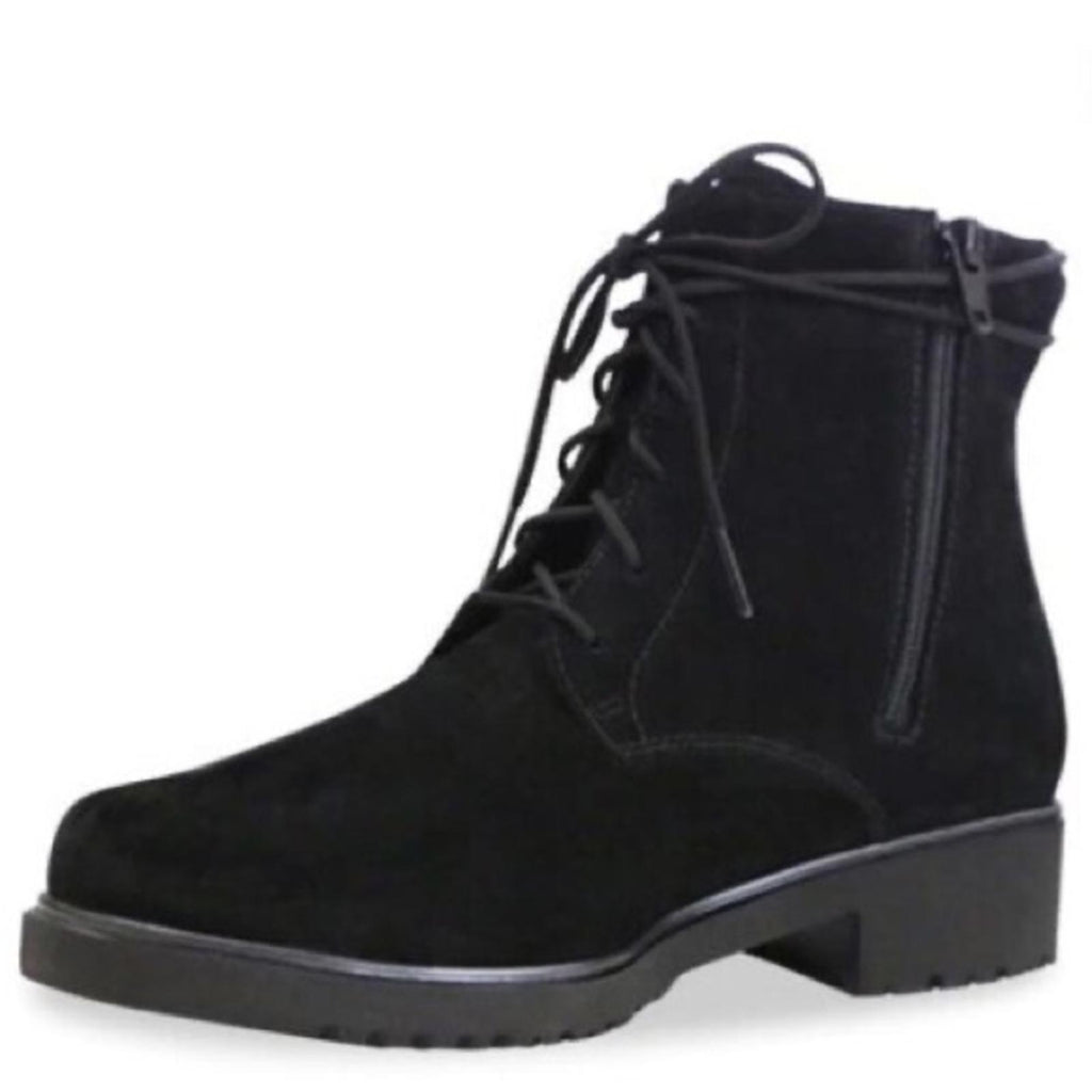Munro Finnley Water Resistant Booties in Black, Size 8.5 New in Box