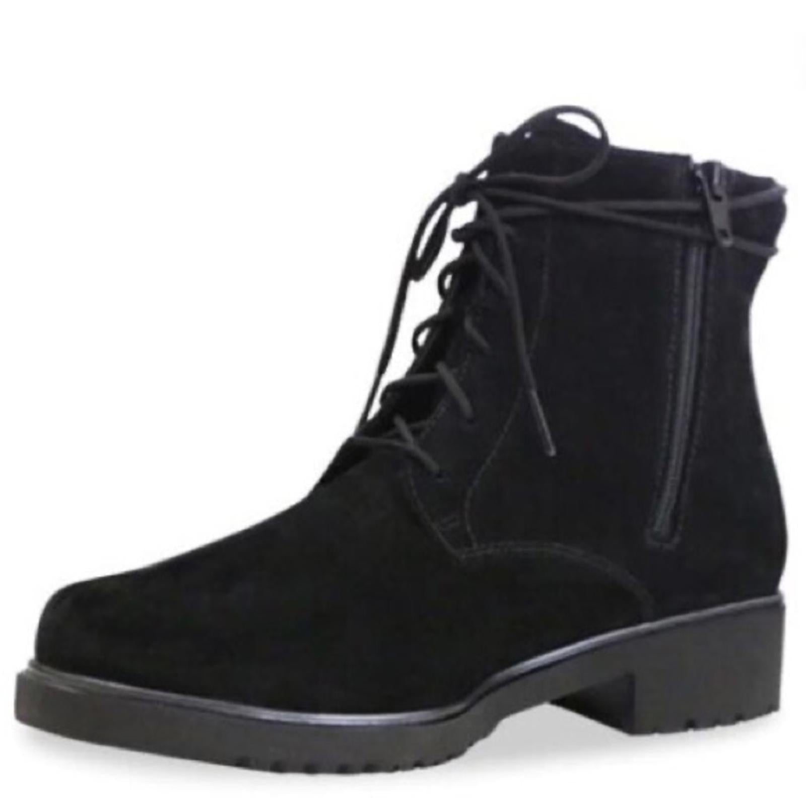 Munro Finnley Water Resistant Booties in Black, Size 8.5 New in Box