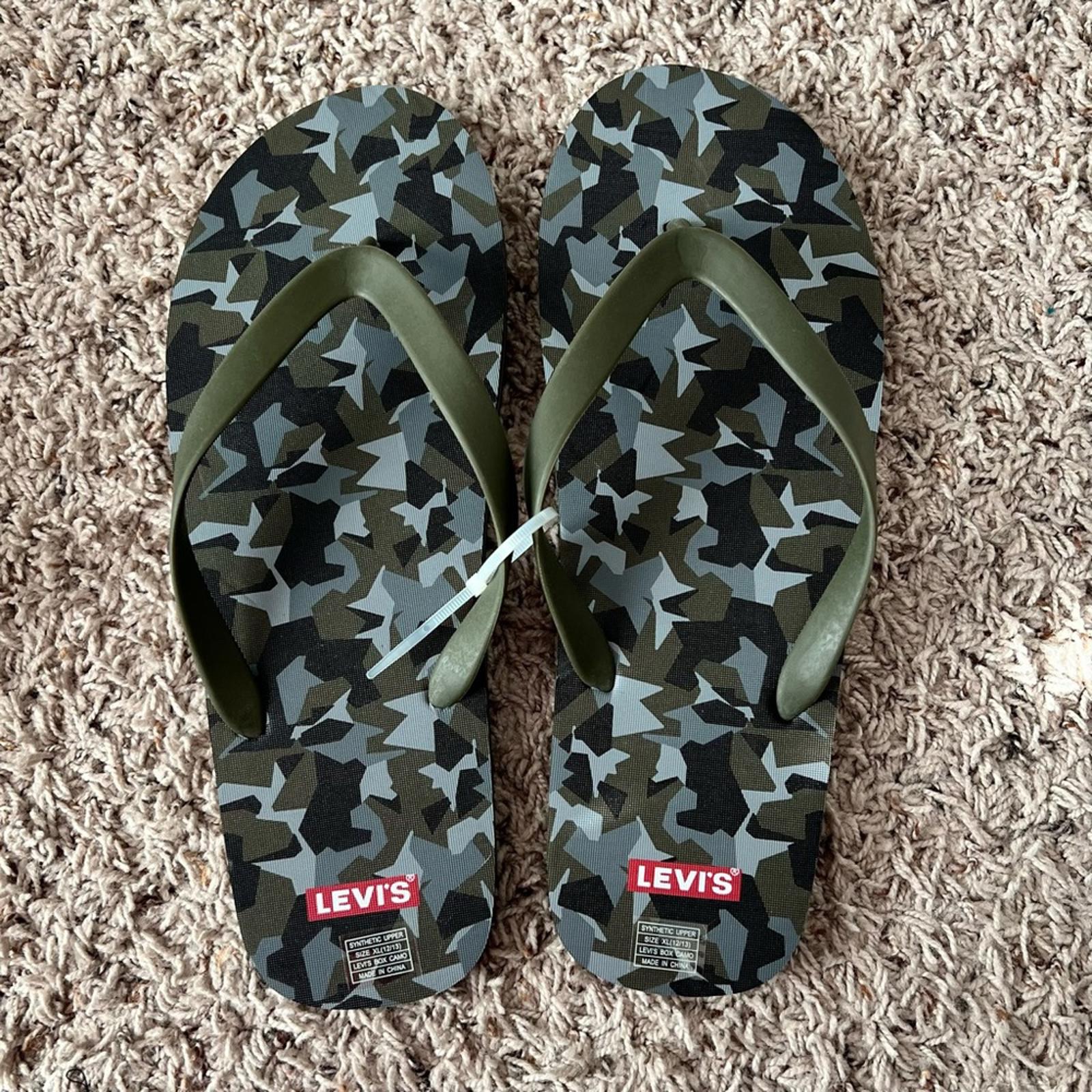 NEW Levi’s Flip Flops Box Camo Light Green Men’s Size XL (12/13) New w/Tag