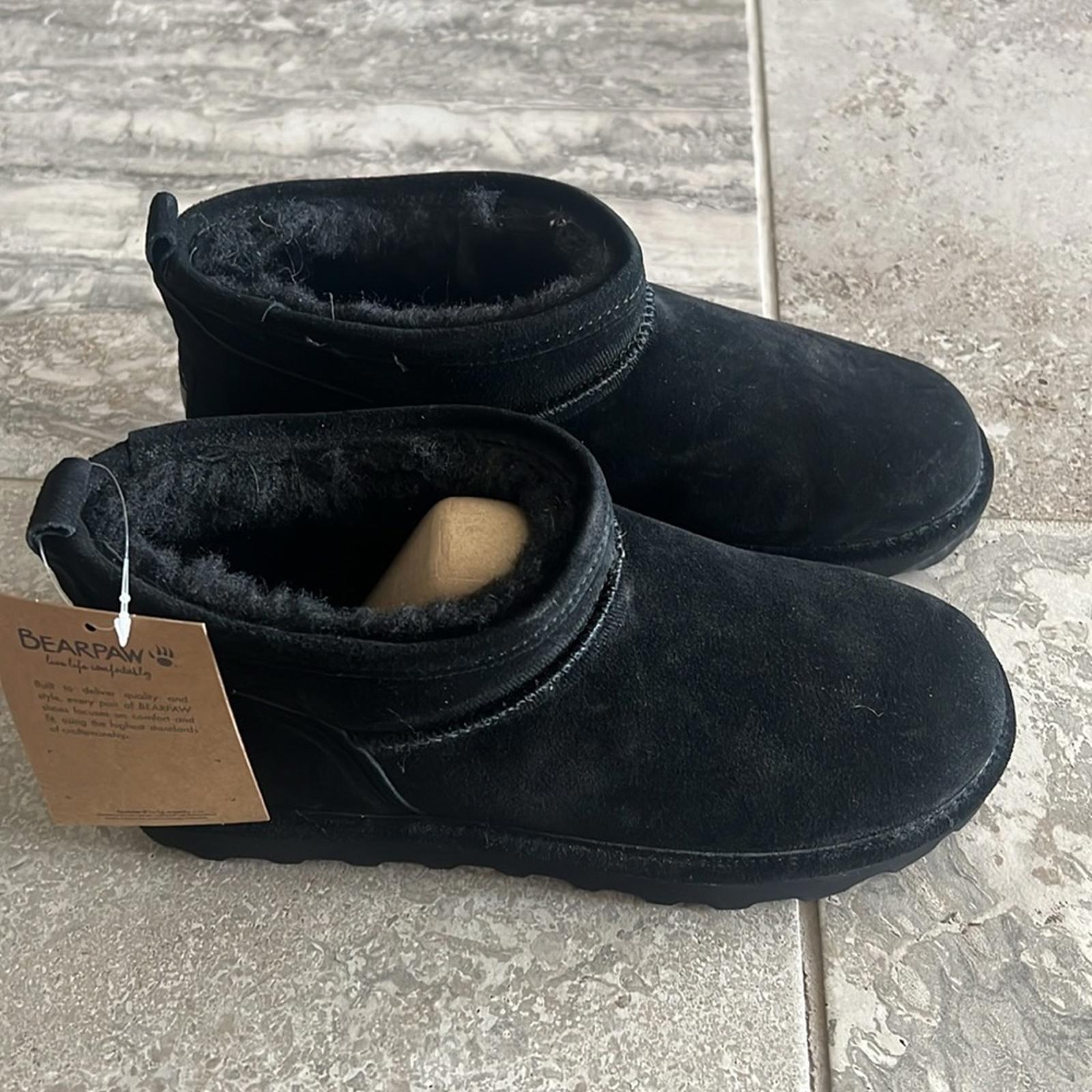 BearPaw Super Shorty Booties in Black, NWT, Size 9