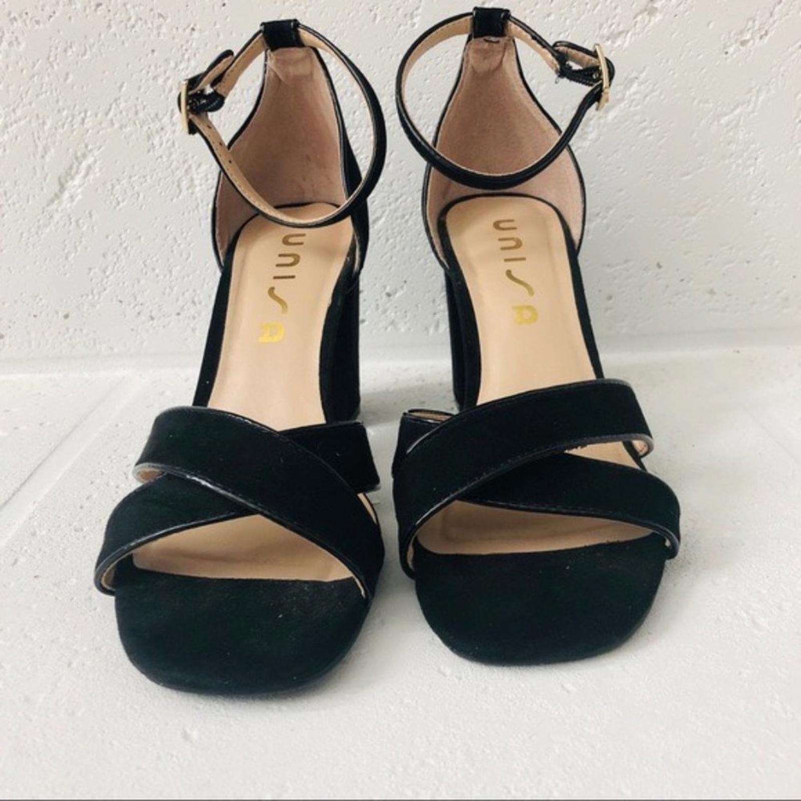 Unisa Rexxa Ankle Strap Sandals in Black Suede, Size 8.5, EXCELLENT!