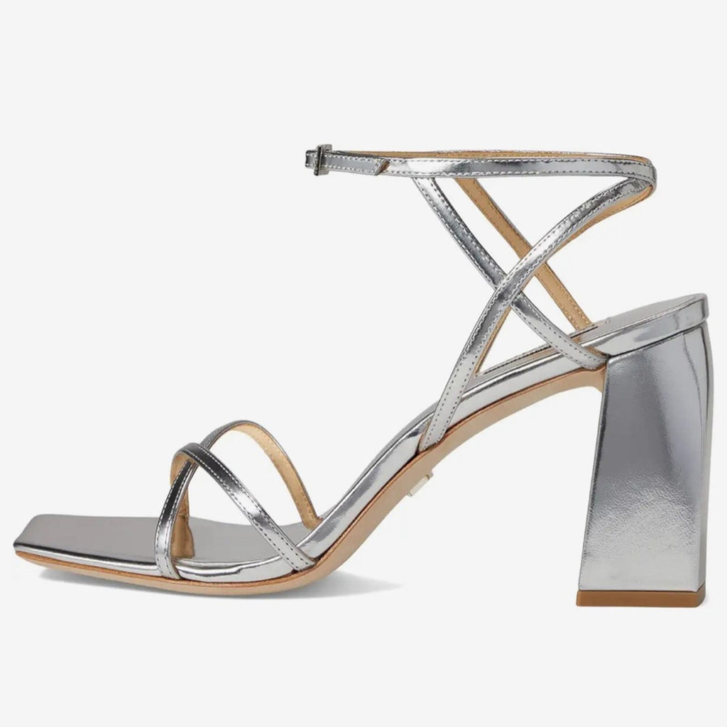 Badgley Mischka Ivanka Ankle Strap Block Heel Sandals, Silver Size 8 New in Box