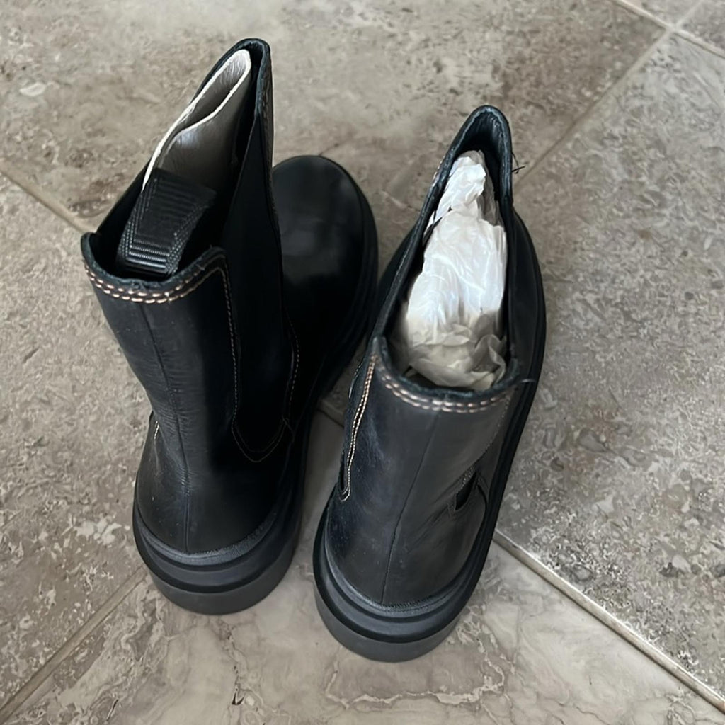 Loeffler Randall Carlota Pull On Chelsea Boots Boots, Black Size 9.5 New in Box
