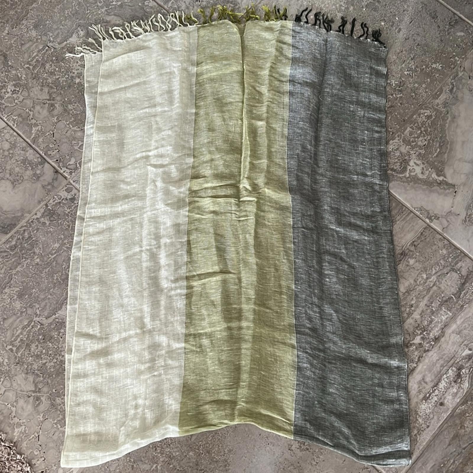 Linen Scarf with Feather Fringe, Green, Grey EXCELLENT!