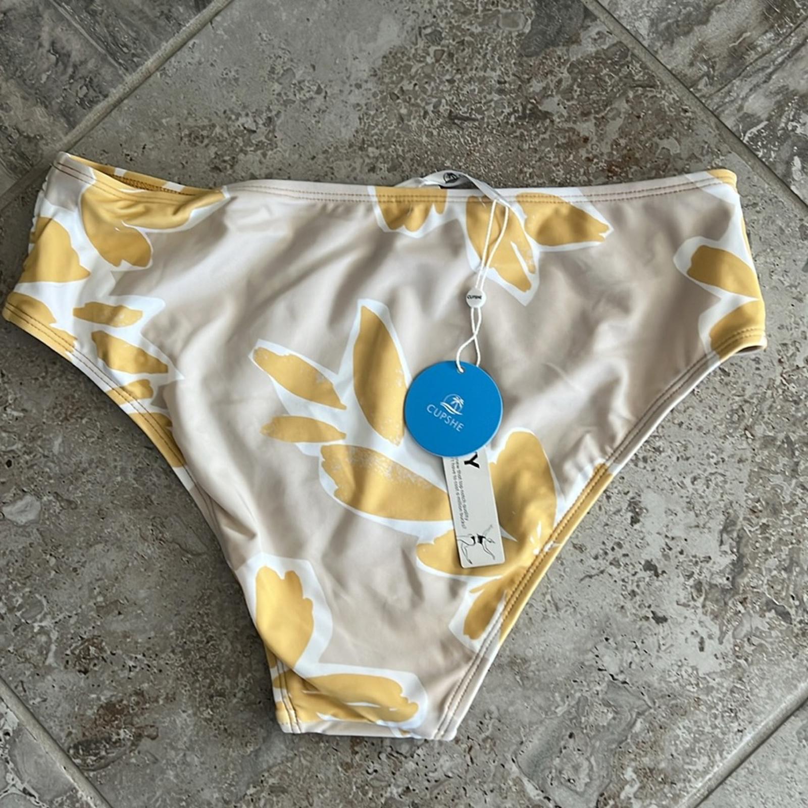 Cupshe Bikini Bottom , Size M New w/Tag