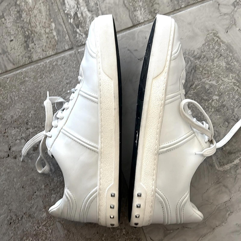 Valentino Garavani Flycrew Leather Sneakers, Size 43/9.5 Comes w/Box Excellent!