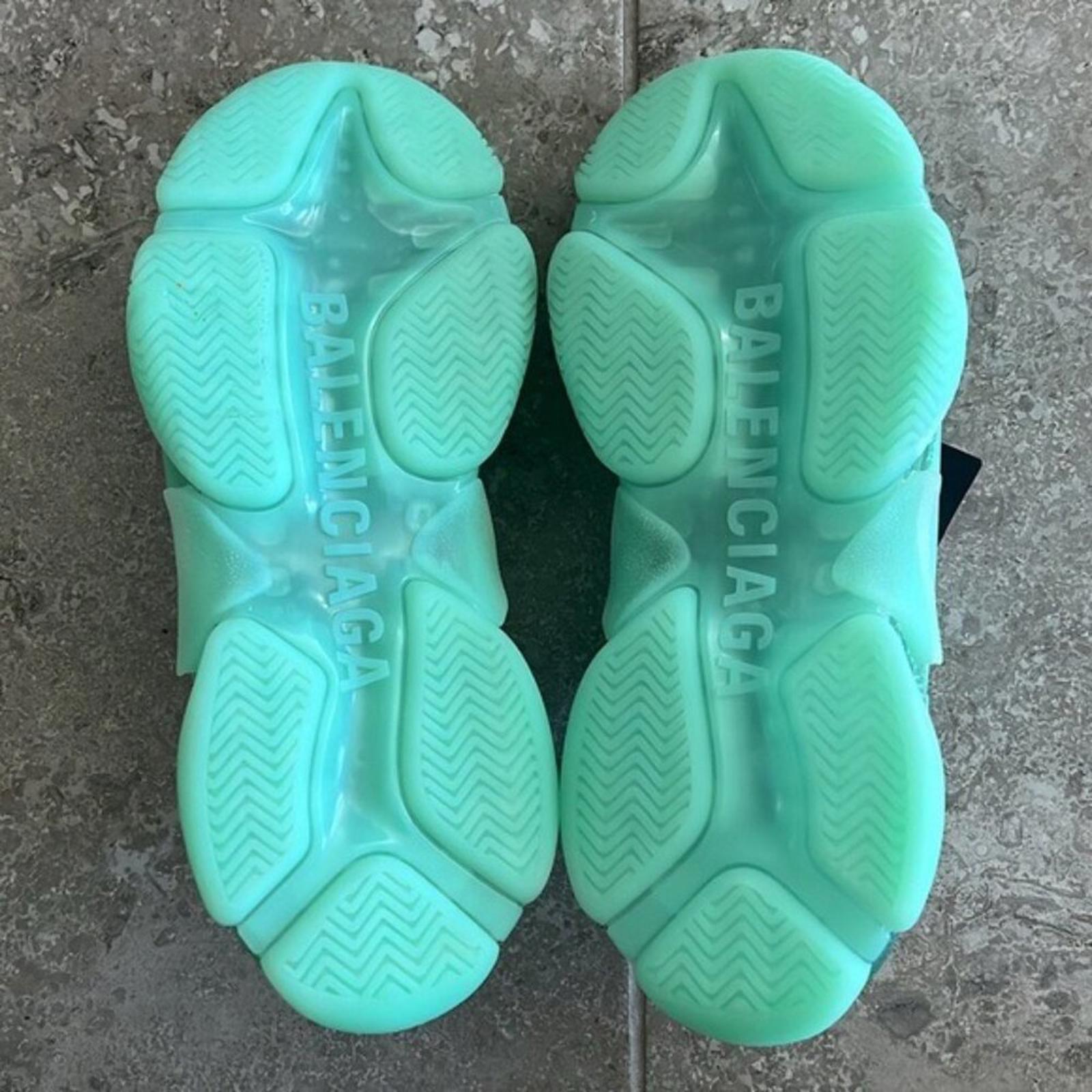 NWT Balenciaga Triple S Clear Sole Chunky Sneakers in Mint, Size 41 New in Box
