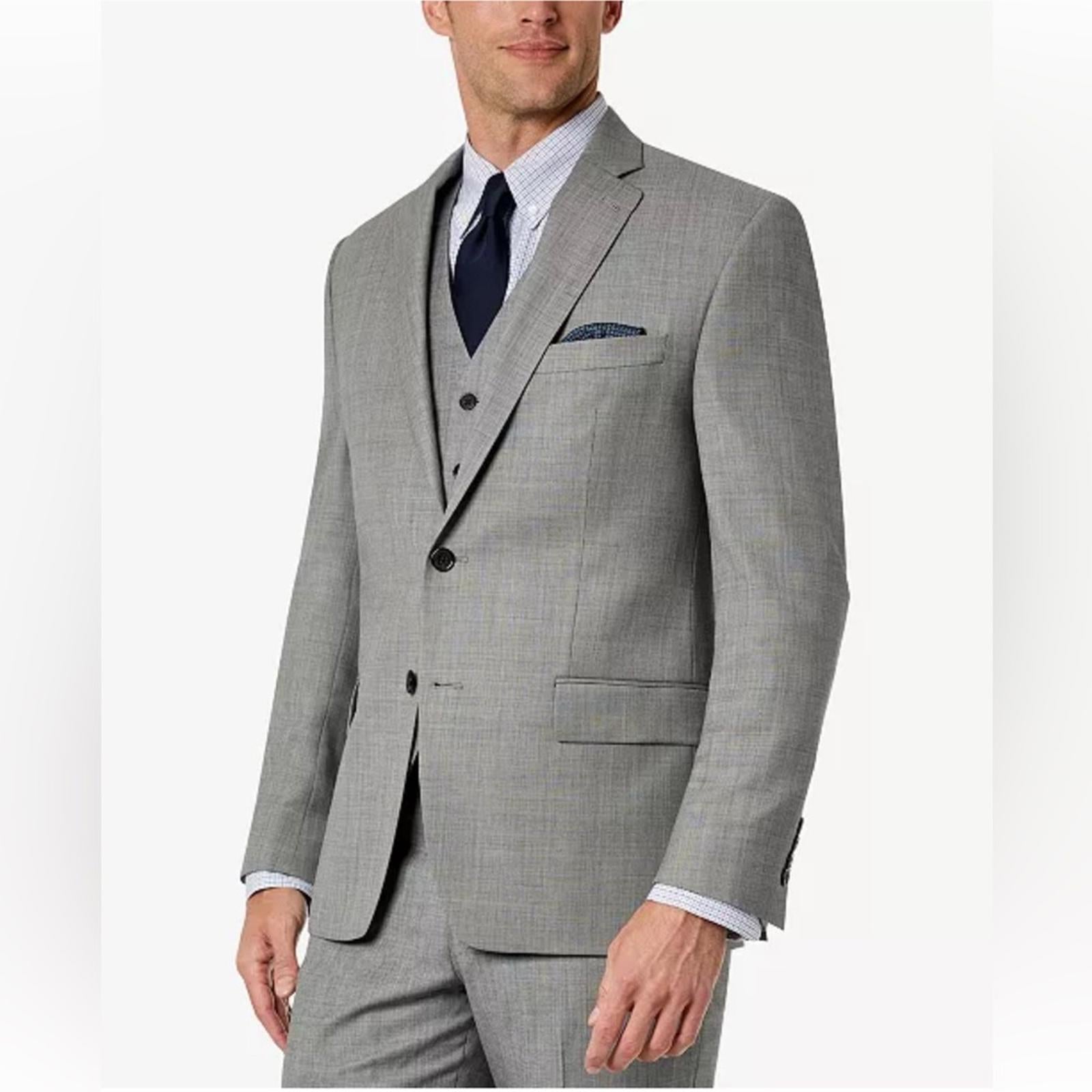 Ralph Lauren Classic Fit Suit Jacket in Light Grey, Size 40 Short New w/Tag $450