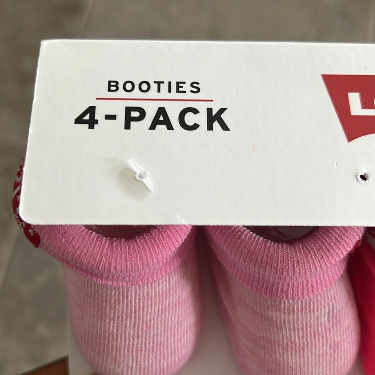 Levi’s 4-Pack Booties Size Newborn 0-6 Months, New w/Tag