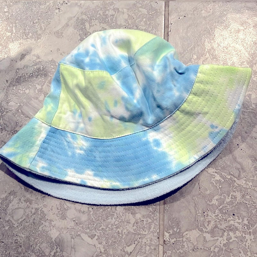 NEW Jenni Reversible Bucket Hat, Tie Dye Terry Cloth, One Size New w/Tag