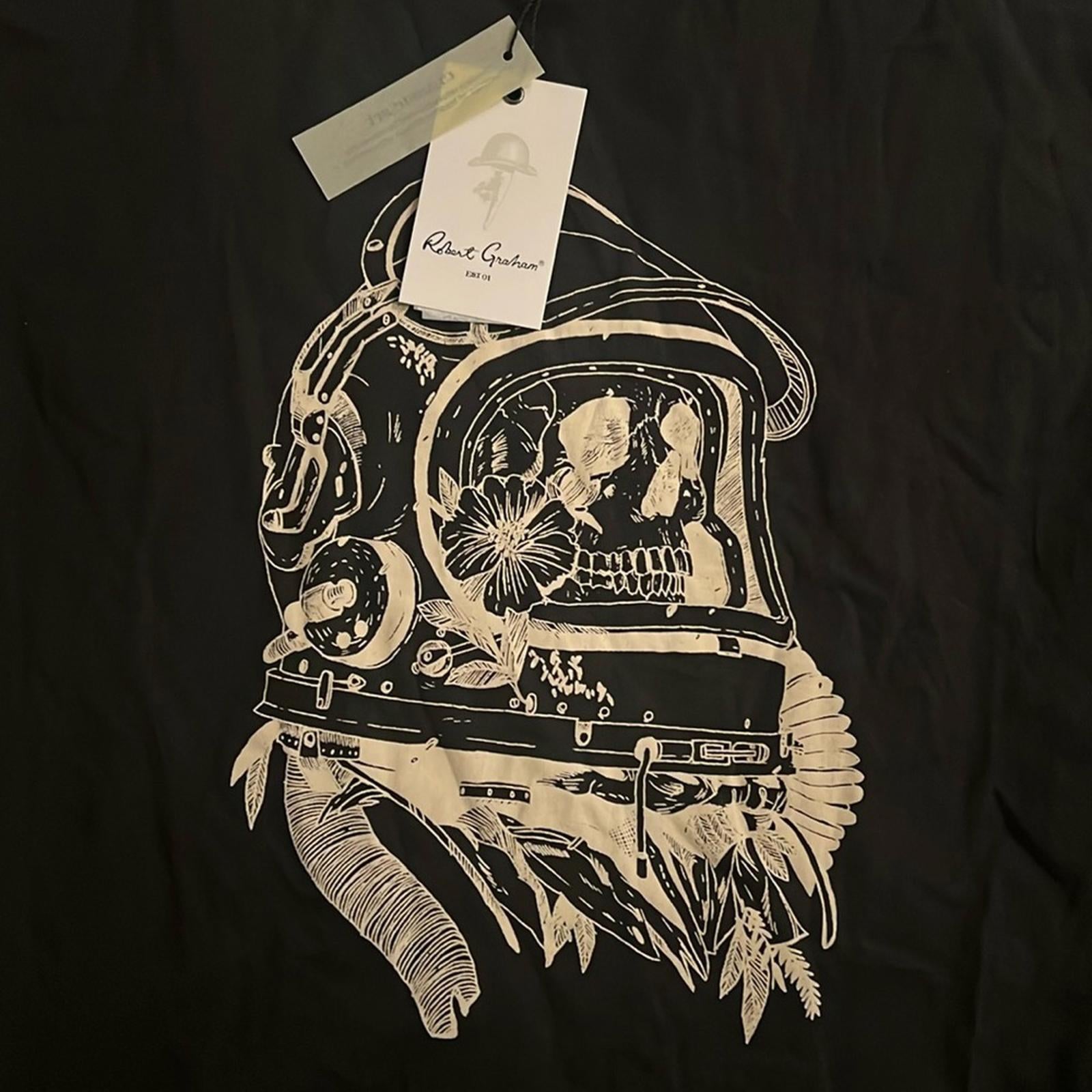 NWT Robert Graham Submarine Skull SS Graphic Shirt, Black Size M New w/Tag $98